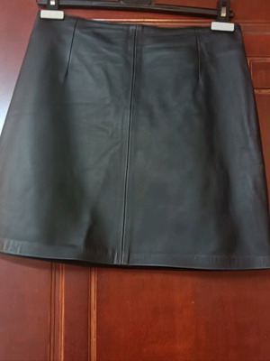 Leather skirt in alpha line like new, black, size M