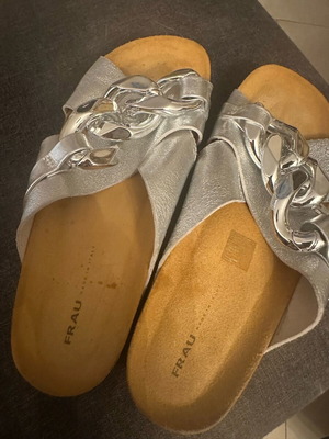 Frau leather sandals with anatomical sole and metallic shade, like new