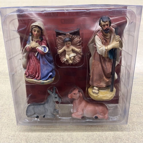 Nativity figures new, height 11 cm and 8 cm