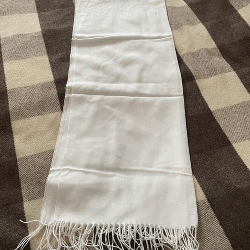 White Element scarf new with soft texture and fringes