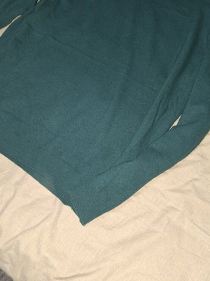 Benetton men's wool sweater large used, cypress green