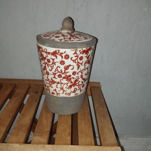 Ceramic decorative vase like new