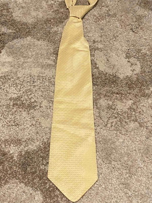 Tie No 81 like new, yellow