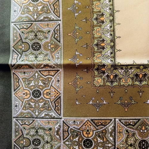 Set of 3 vintage women's scarves like new, multicolored