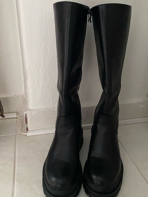 Luigi women's black boots like new size 39