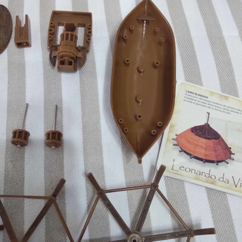 Miniland Leonardo da Vinci Oar Ship like new
