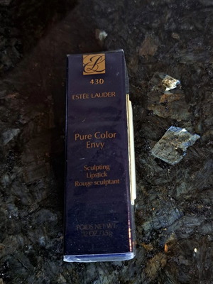 Estee Lauder Pure Color Envy Sculpting Lipstick 430 Dominant new