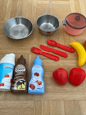 Children's kitchen set like new, pack