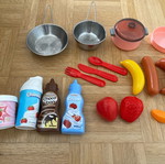 Children's kitchen set like new, pack