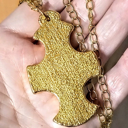 Cross with chain like new, with crystals