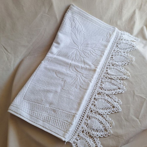 Vintage cotton bath face towel with handmade crochet lace border Indanthren