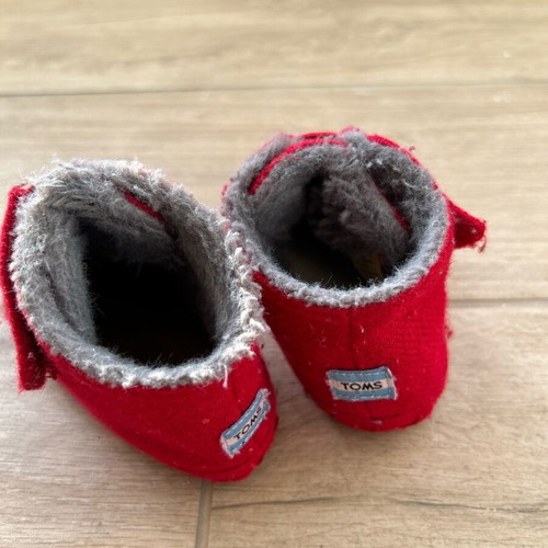 TOMS soft sole baby shoes used, size 19.5