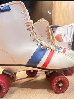 Leather disco roller skates retro 1960s new, size 39-41