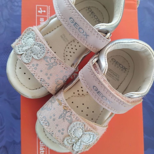 Geox sandals size 20 like new