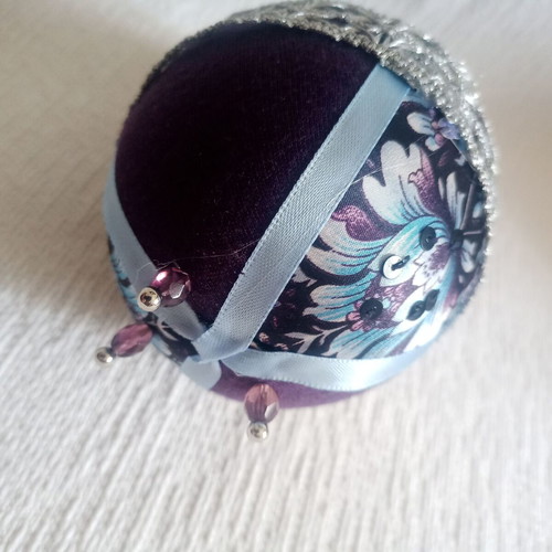 Set of 3 handmade decorative violet satin eggs like new