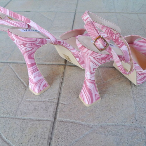 New sandals size 40