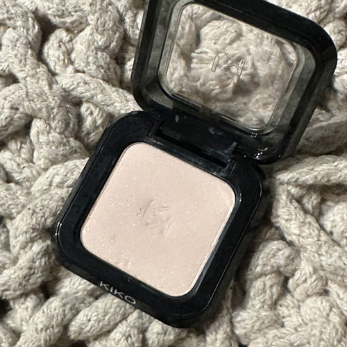 High pigment eyeshadow like new