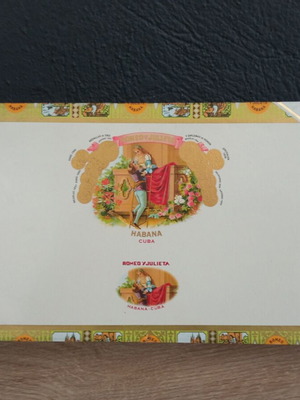 Romeo y Julieta Wide Churchills cigar box used, 25 cigars