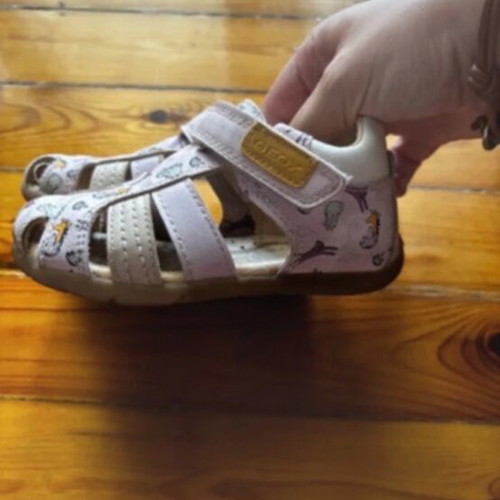 Geox kids sandals used size 23 pink with animal designs and wear