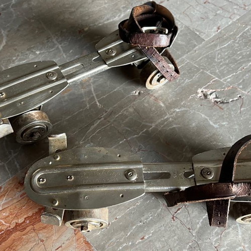 Chicago vintage skates used, metallic and adjustable from 1950
