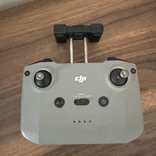 DJI controller like new with sunshade, charging hub, 3 batteries and carrying bag