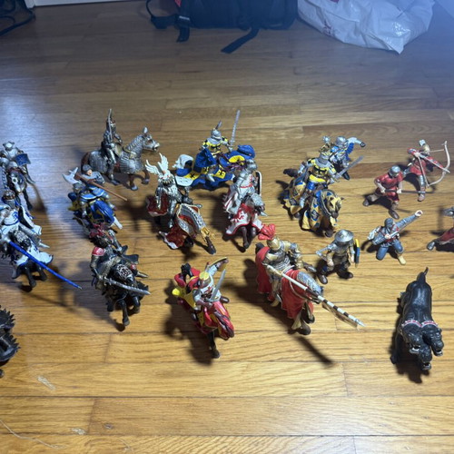 Papo medieval figures and Schleich pack of 21 used