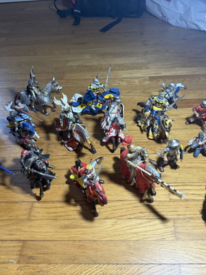 Papo medieval figures and Schleich pack of 21 used