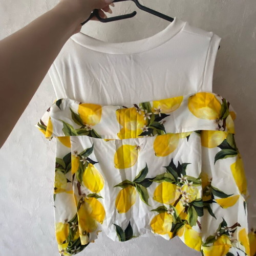 T-shirt new with tag, size S, white and yellow