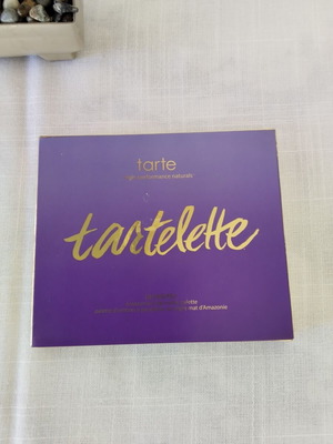 Παλέτα Tartelette Amazonian Clay Matte σαν καινούργιο, 12 ματ αποχρώσεις