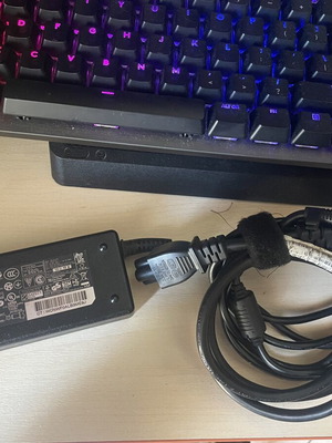 HP laptop charger 90W model PPP012A-S