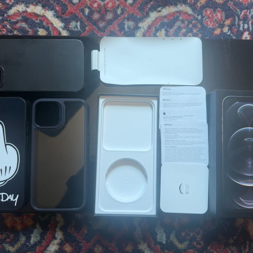 iPhone 12 Pro Max 128GB like new, gray, with cases
