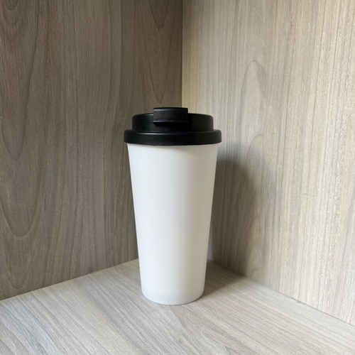 Reusable plastic coffee cup with screw lid