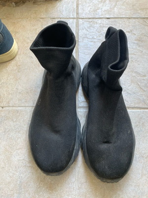 Sock shoes size 39 black like new