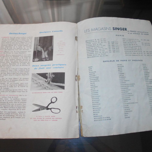 Singer Illustrated Sewing Machine Catalog used, 1952 edition, French text