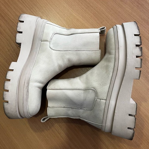 Boots used size 39