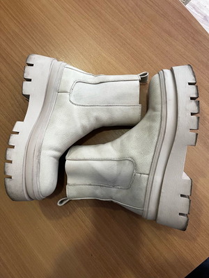 Boots used size 39