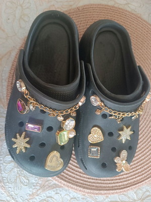 Black clogs like new with charms and gold chain size 36–37