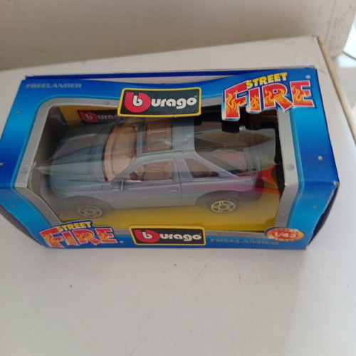 Freelander metal model car by Bburago new, scale 1/43, gray