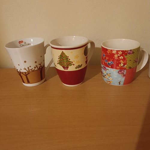 Large coffee mugs set of 5, like new