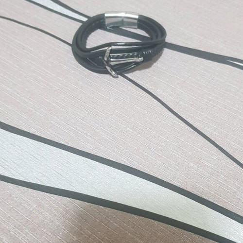 Leather strap anchor like new