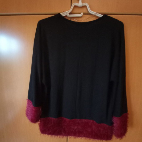 Women's blouse Noice with burgundy faux fur details, new, size M
