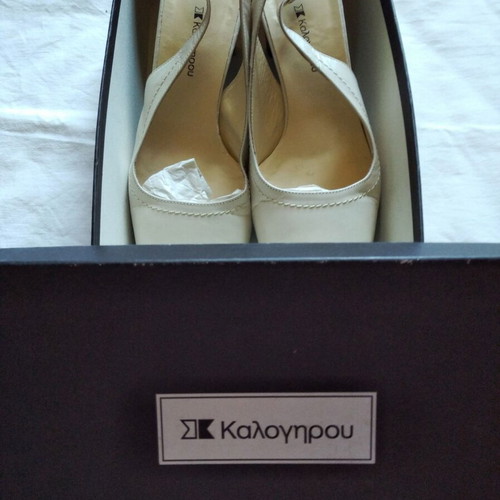 Kalogiou leather pumps new, ecru color, size 39-40