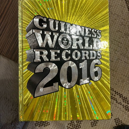 Guinness World Records 2016 book like new, English