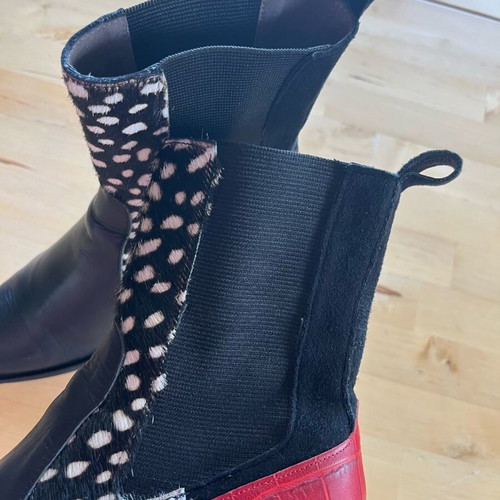 Black leather Vavoulas boots used, size 36