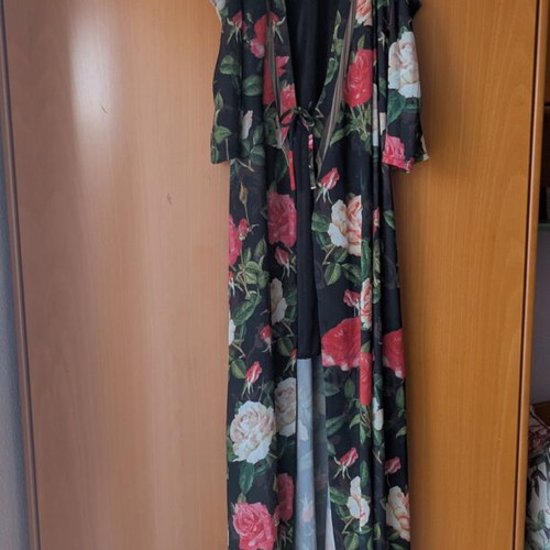 Kimono dress used, size medium, multicolor