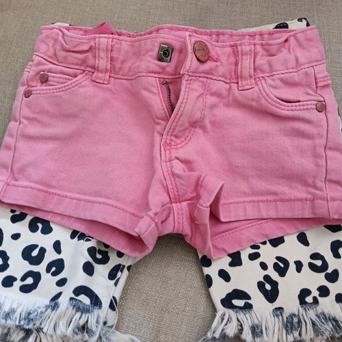 Gap shorts for 3 years old, like new, black and white with pink denim gift