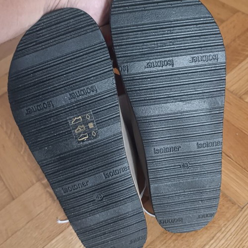 Isotoner sandals size 43, grey