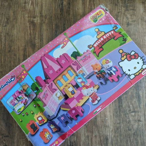 Hello Kitty Sanrio Funpark Blocks Used With Box