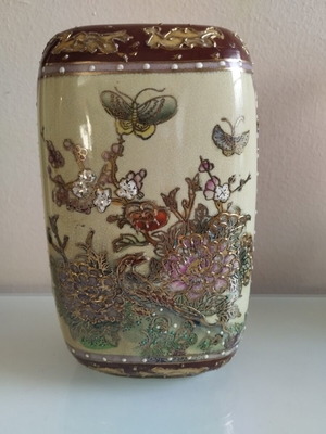 Vintage Royal Satsuma porcelain vase, like new
