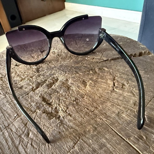 Oversized cat-eye sunglasses black, like new